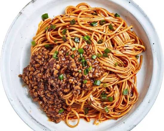 Hot dry noodle w/ spicy meat sauce 肉酱拌面